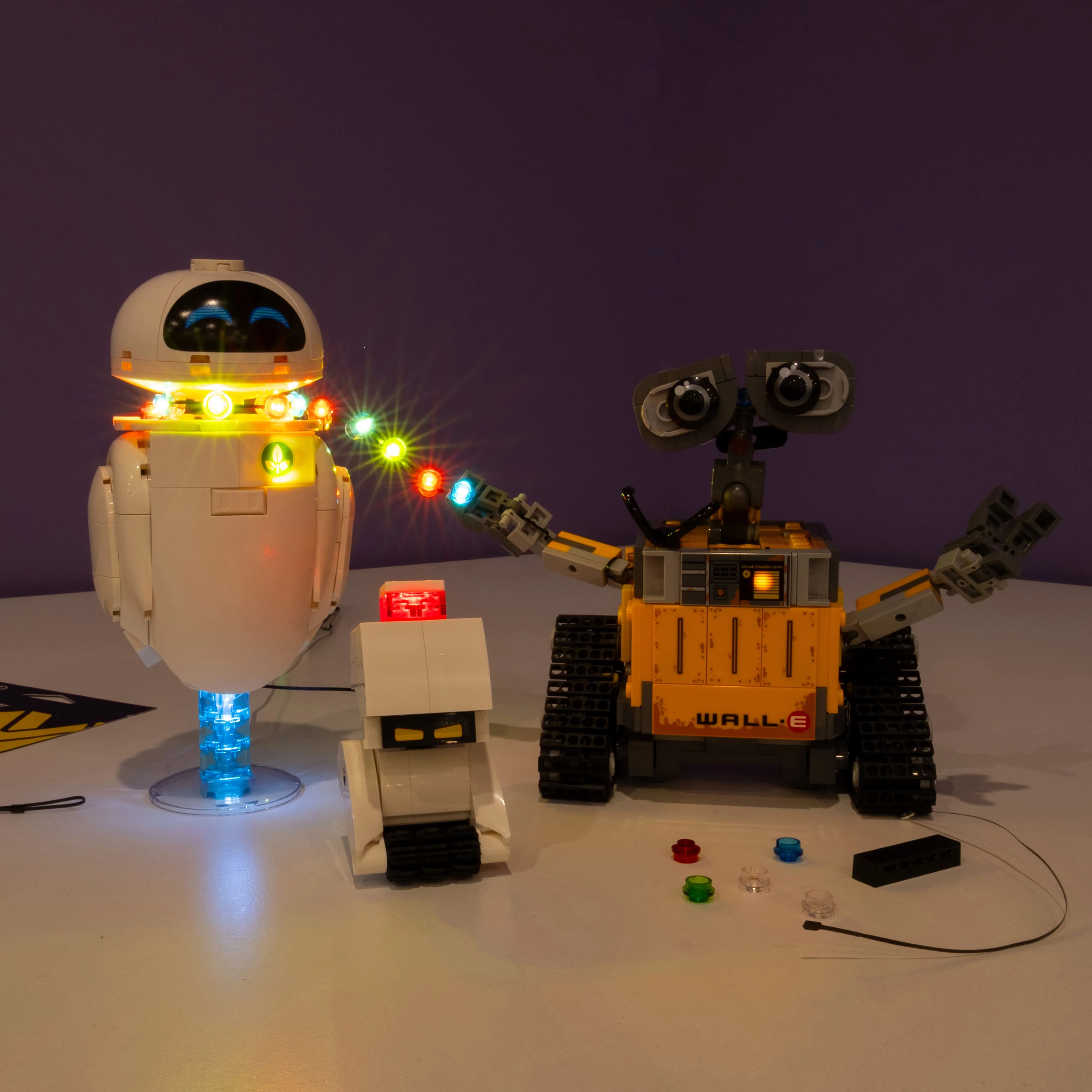 LEGO® WALL-E and EVE #43279 DIY Light Bundle - Image 2