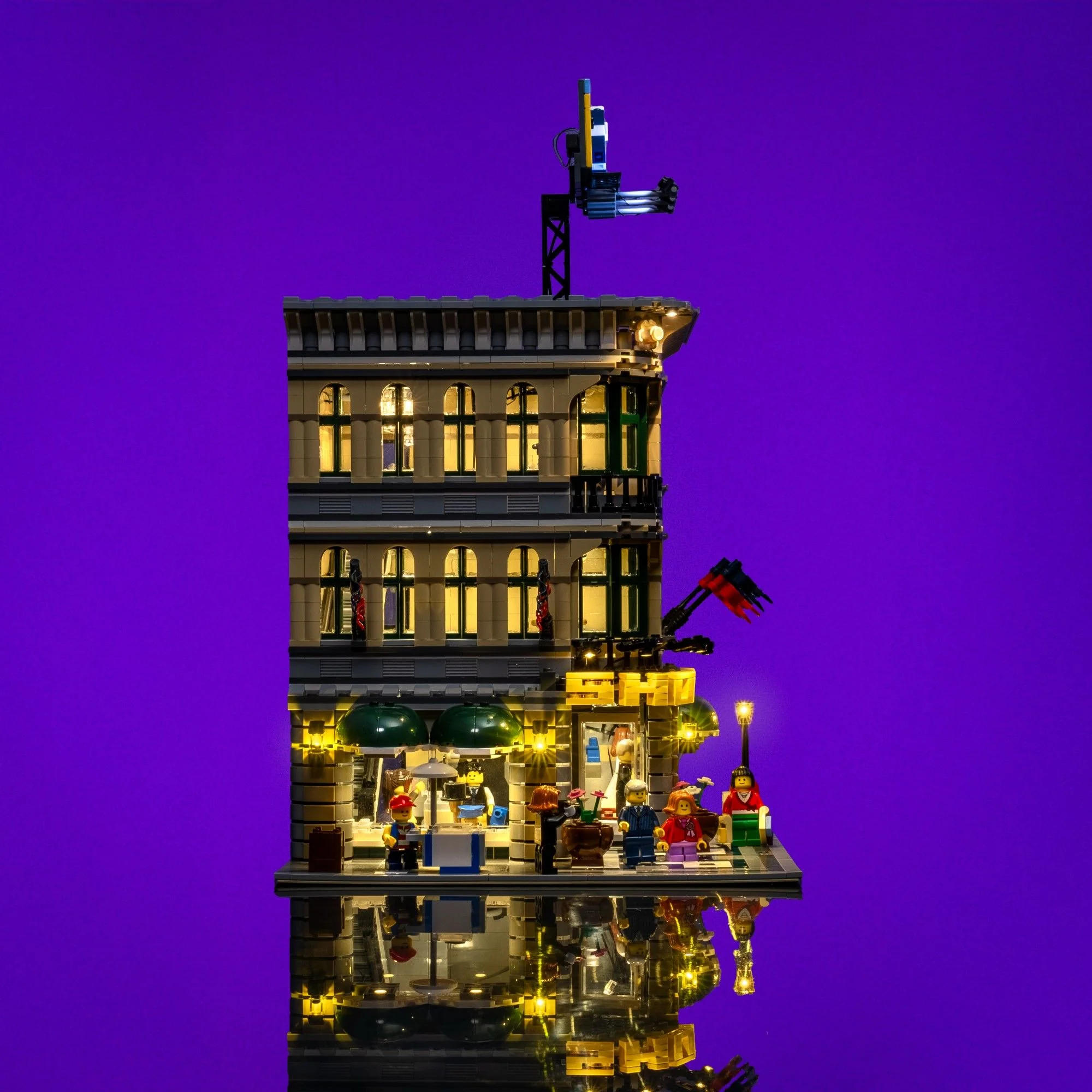 Light Kit for LEGO® Grand Emporium #10211 - Image 7