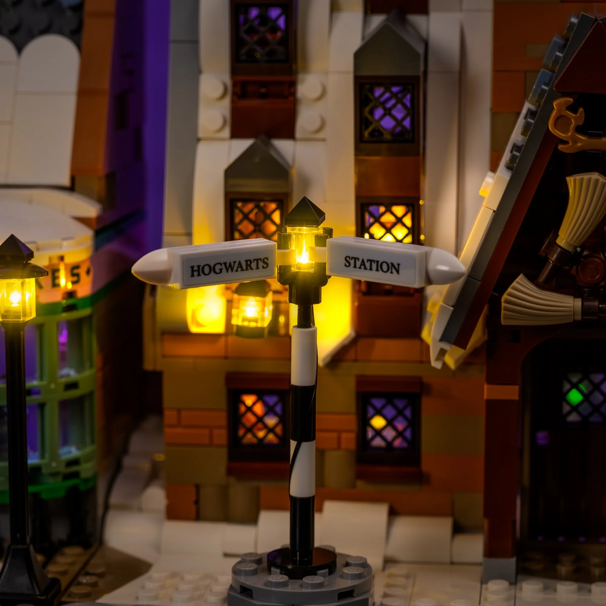 Light Kit for LEGO® Hogsmeade™ Village – Collectors' Edition #76457 - Image 8
