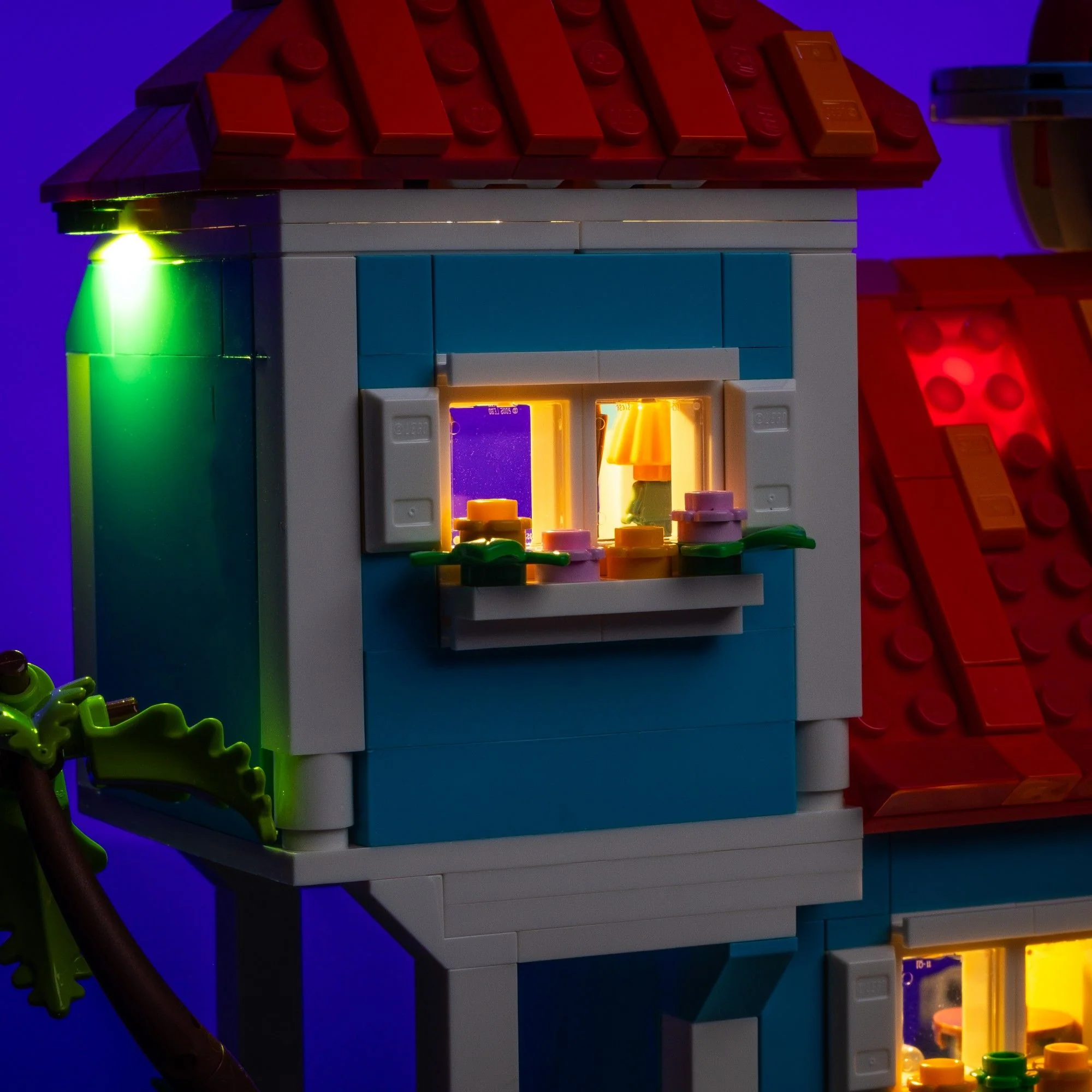Light Kit for LEGO® Disney Lilo and Stitch Beach House #43268 - Image 5