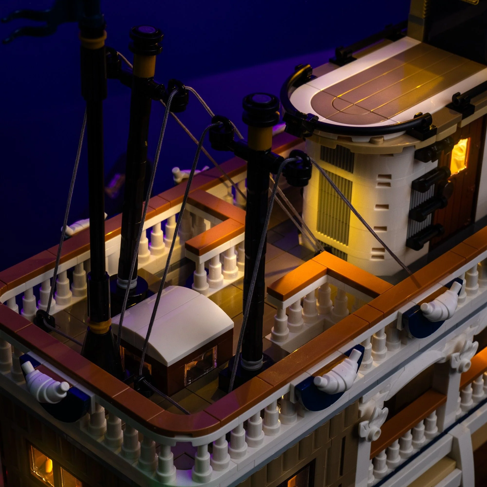 Light Kit for LEGO® River Steamboat #21356 - Image 9